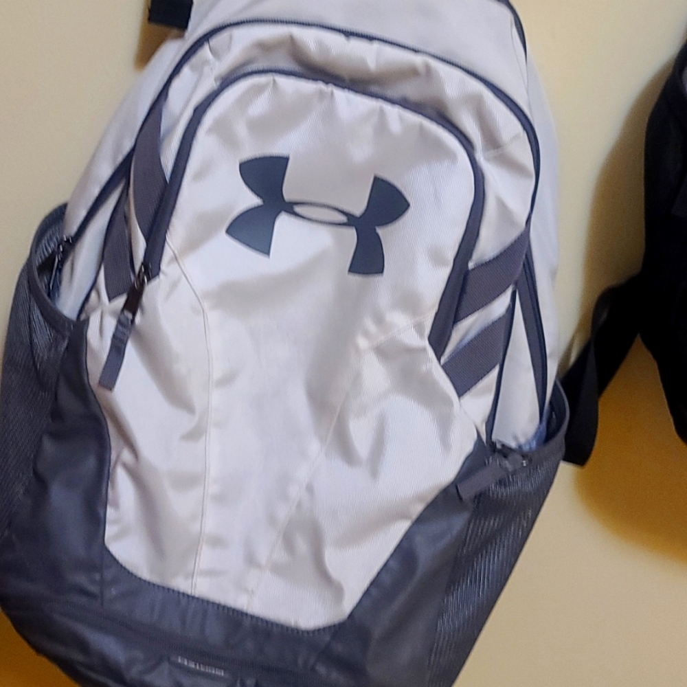 Under Armour Backpack 🎒